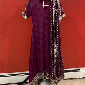 Stylish Pakistani 2 piece suit